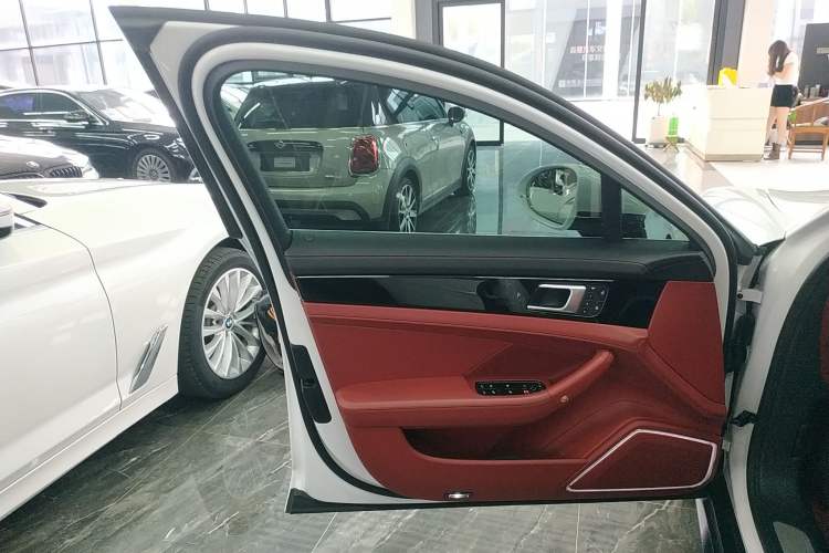 Used Porsche Panamera 2023 Panamera 2.9T Left Front Door Interior