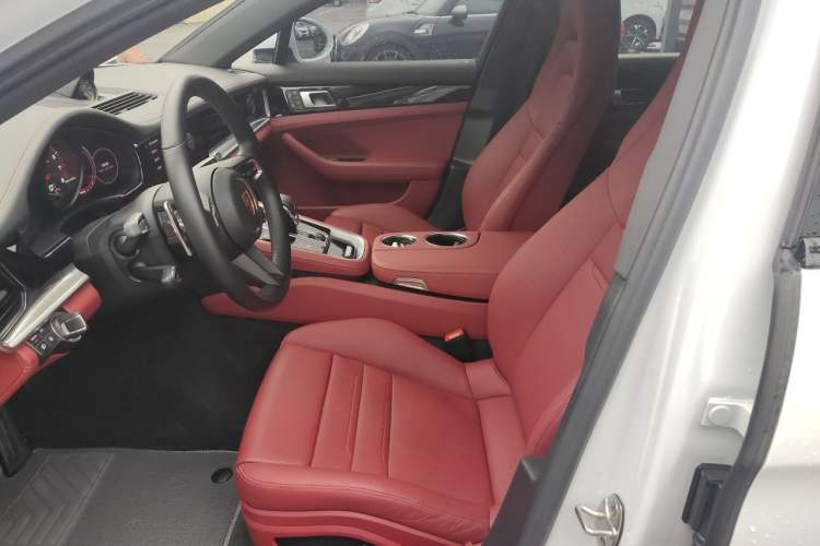 Used Porsche Panamera 2023-Year Restyled Panamera Executive Extended Platinum Edition 2.9T Left Front Seat