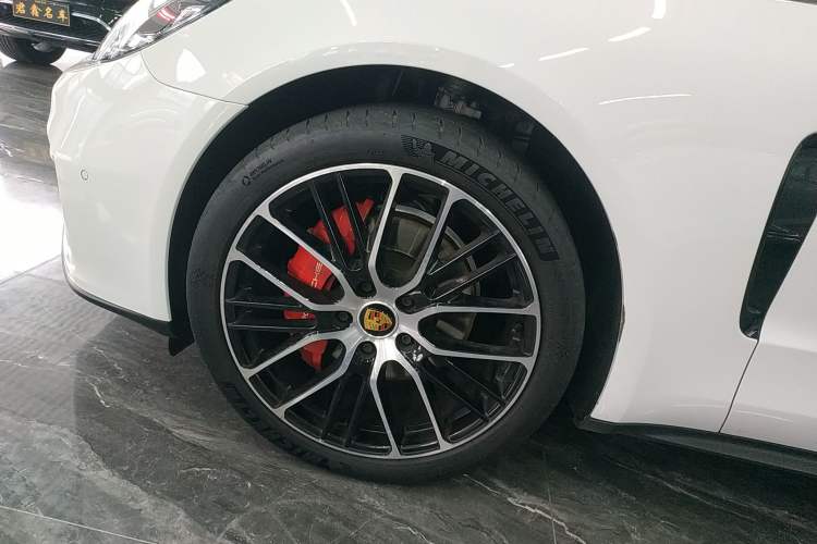 Used Porsche Panamera 2023 Panamera 2.9T Left Front Wheel Hub