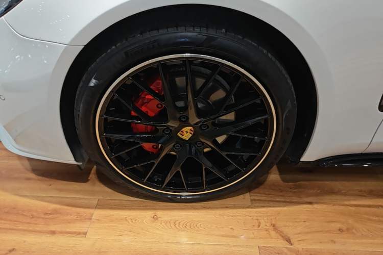 Used Porsche Panamera 2023 Panamera 2.9T Left Front Wheel Hub