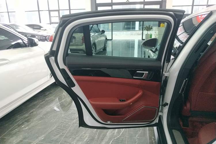 Used Porsche Panamera 2023 Panamera 2.9T Left Rear Door Interior