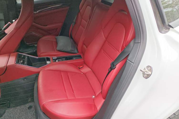 Used Porsche Panamera 2023 Panamera 2.9T Left Rear Seat