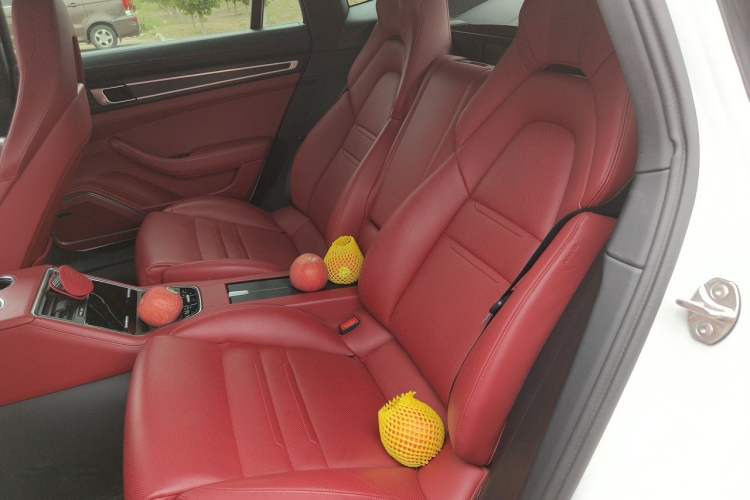 Used Porsche Panamera 2023 Restyled Panamera 4 Executive Extended Platinum Edition 2.9T Left Rear Seat