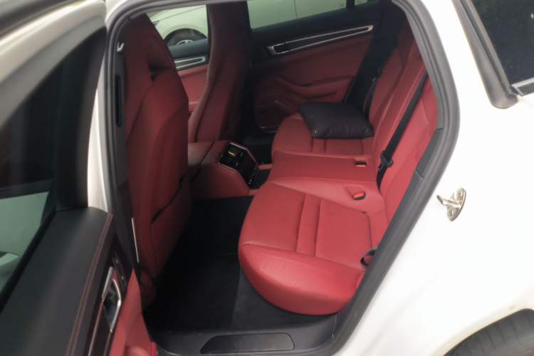 Used Porsche Panamera 2023 Panamera 2.9T Left Rear Seat