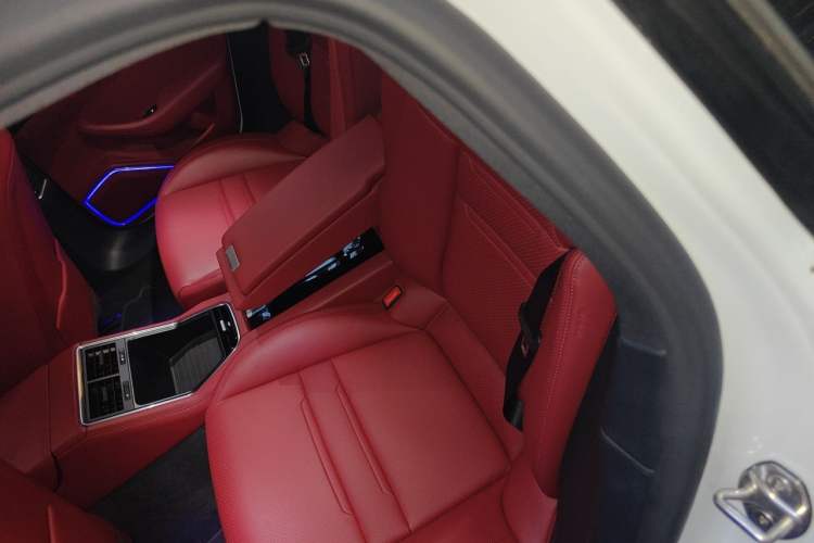Used Porsche Panamera 2023 Panamera 2.9T Left Rear Seat