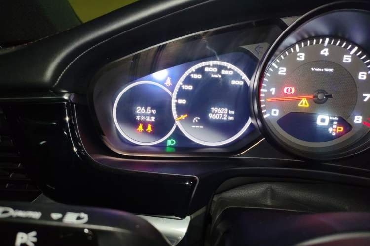 Used Porsche Panamera 2023 Panamera Executive Long Wheelbase 2.9T Odometer Close Up