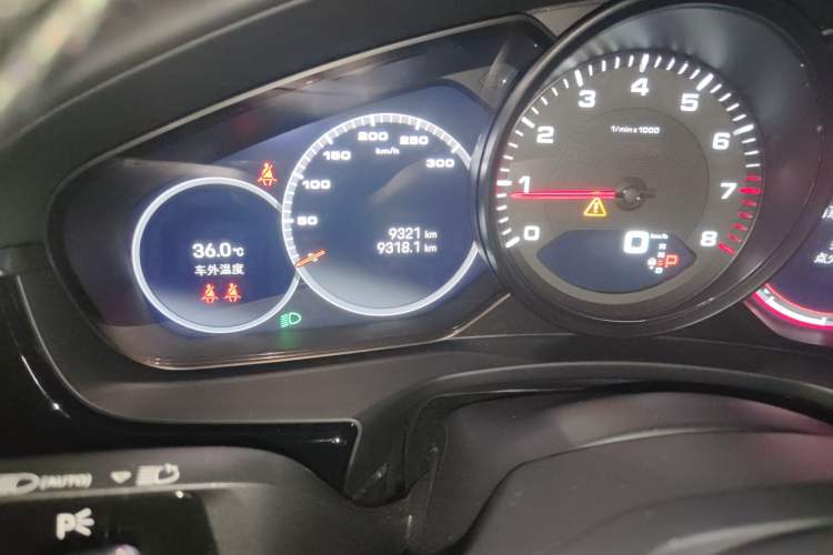Used Porsche Panamera 2023-Year Restyled Panamera Executive Extended Platinum Edition 2.9T Odometer Close Up