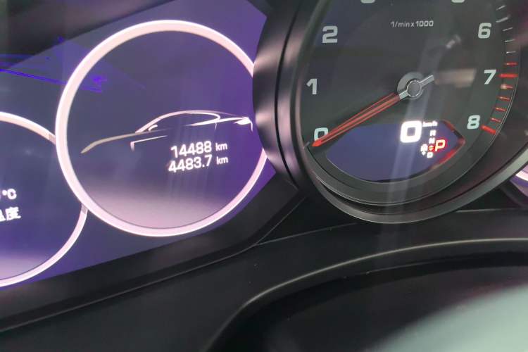 Used Porsche Panamera 2023 Facelifted Panamera 2.9T Platinum Edition Odometer Close Up