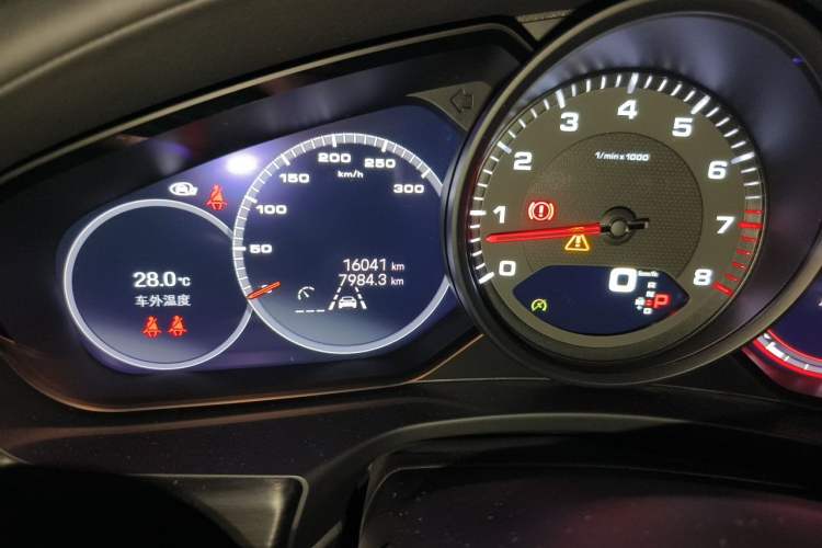 Used Porsche Panamera 2023 Panamera 2.9T Platinum Edition Odometer Close Up