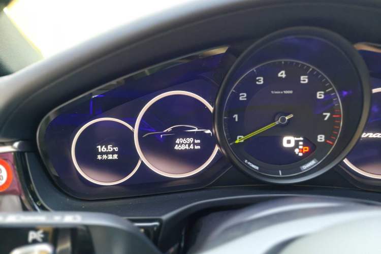Used Porsche Panamera 2023 Panamera 4 E-Hybrid Platinum Edition 2.9T Odometer Close Up