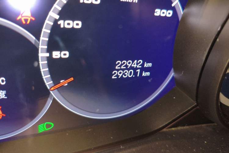 Used Porsche Panamera 2023 Panamera 2.9T Odometer Close Up