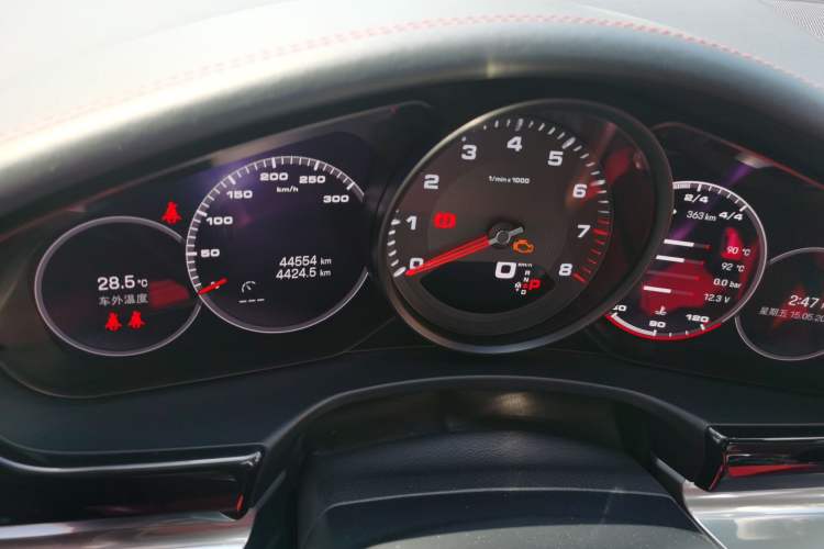 Used Porsche Panamera 2023 Panamera 2.9T Odometer Close Up