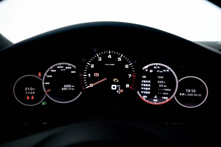 Used Porsche Panamera 2023 Panamera 2.9T Odometer Close Up