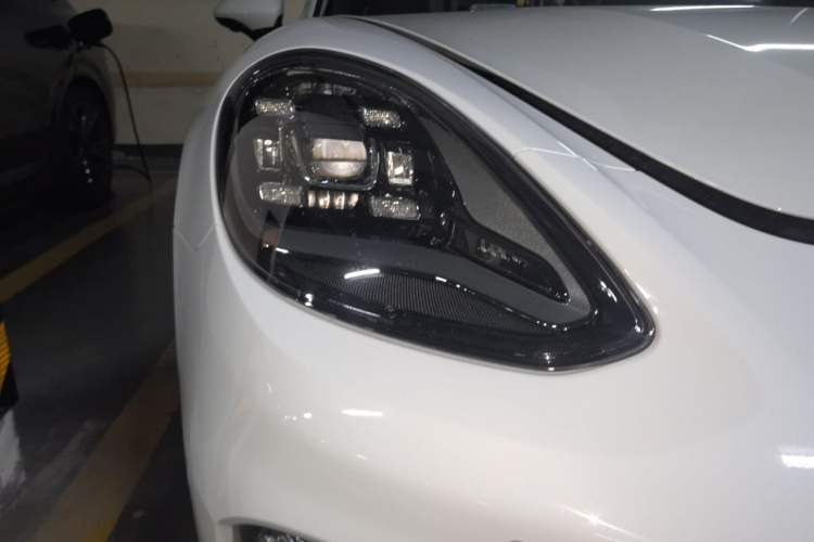 Used Porsche Panamera 2023 Facelifted Panamera 2.9T Platinum Edition Right Front Headlight