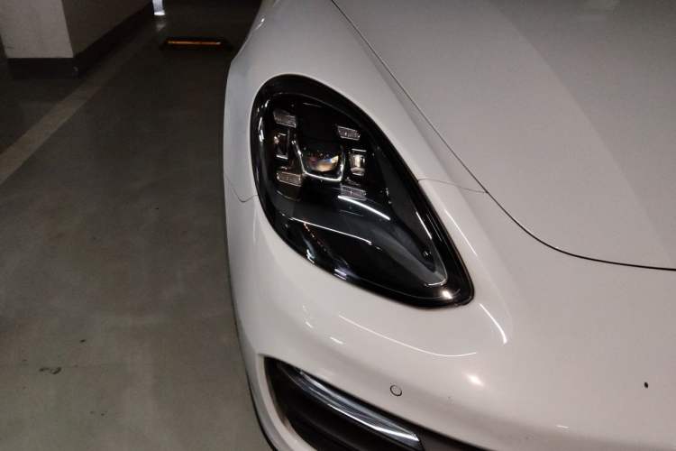 Used Porsche Panamera 2023 Facelifted Panamera 2.9T Platinum Edition Right Front Headlight