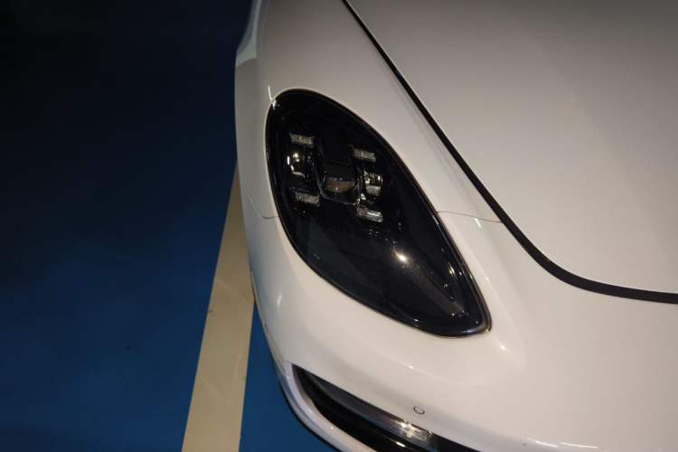 Used Porsche Panamera 2023 Panamera 4 Executive Long Wheelbase 2.9T Right Front Headlight