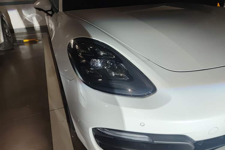 Used Porsche Panamera 2023 Panamera 4 E-Hybrid Executive Long Wheelbase Platinum Edition 2.9T Right Front Headlight