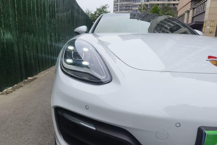 Used Porsche Panamera 2023 Facelifted Panamera 2.9T Platinum Edition Right Front Headlight