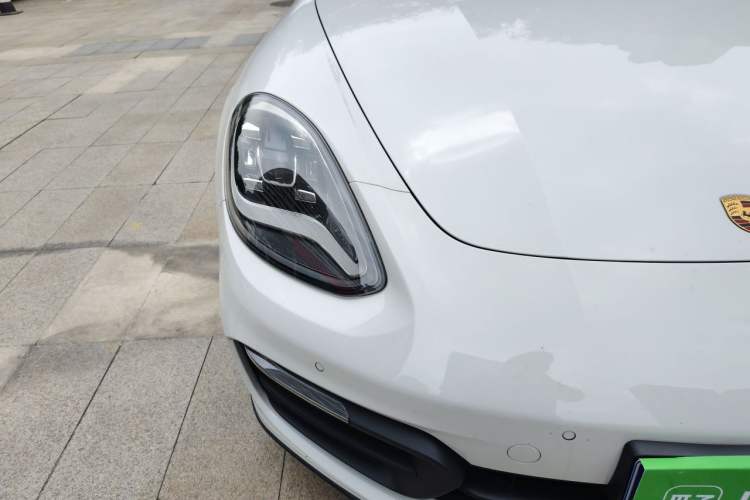Used Porsche Panamera 2023-Year Restyled Panamera Executive Extended Platinum Edition 2.9T Right Front Headlight