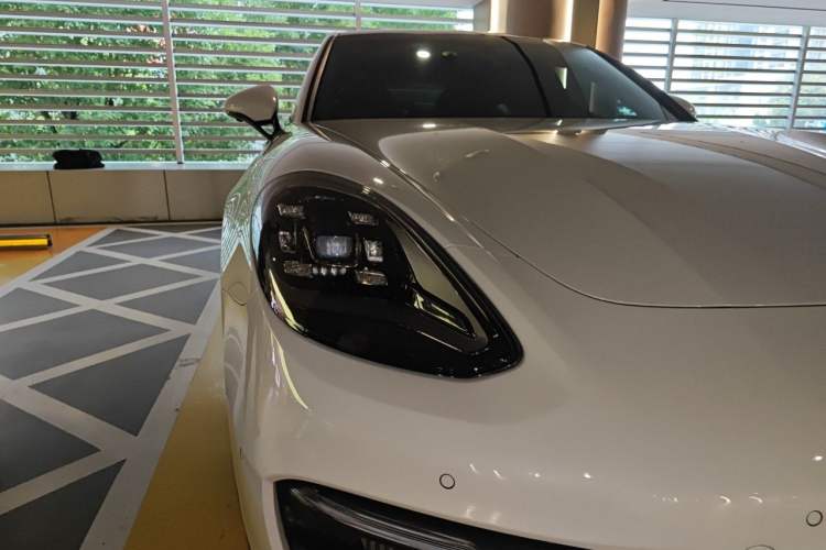 Used Porsche Panamera 2023 Facelifted Panamera 2.9T Platinum Edition Right Front Headlight