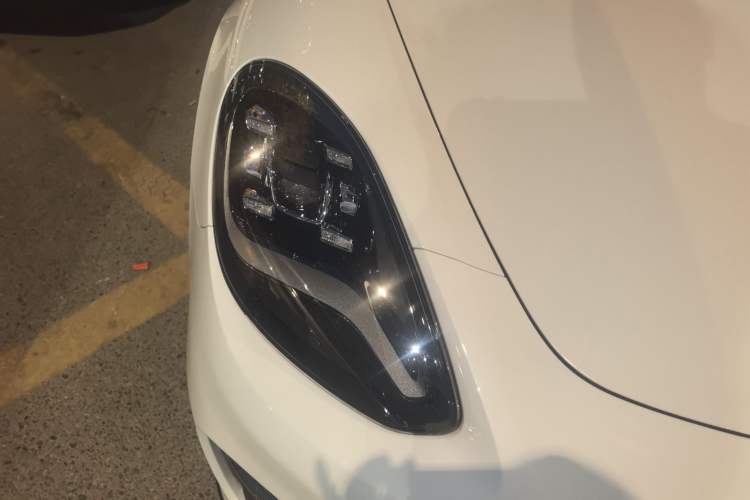 Used Porsche Panamera 2023 Panamera Executive Long Wheelbase Platinum Edition 2.9T Right Front Headlight