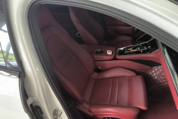 Used Porsche Panamera 2023 Panamera 2.9T Platinum Edition Right Front Seat