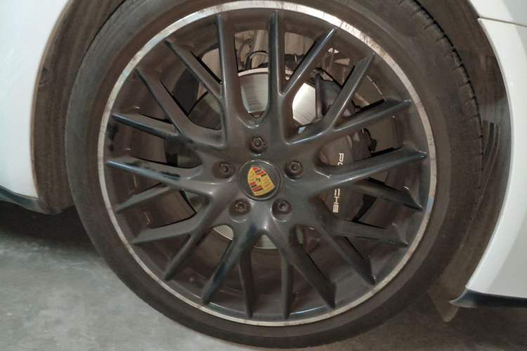 Used Porsche Panamera 2023 Panamera 2.9T Right Front Wheel Hub