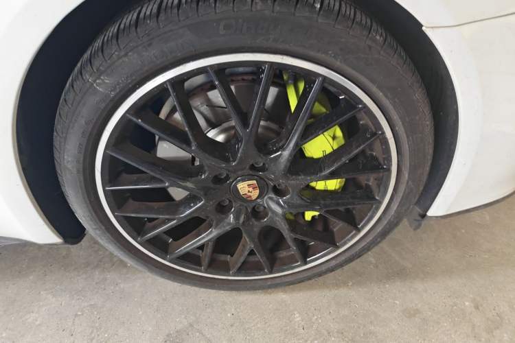 Used Porsche Panamera 2023 Panamera 4 E-Hybrid Platinum Edition 2.9T Right Front Wheel Hub