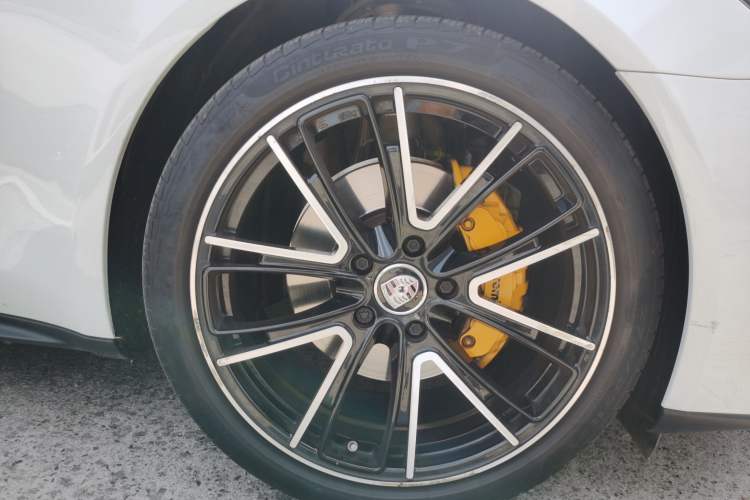 Used Porsche Panamera 2023 Panamera 2.9T Right Front Wheel Hub