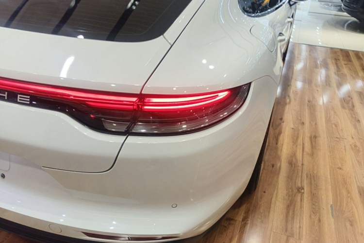 Used Porsche Panamera 2023 Panamera 2.9T Right Rear Taillight
