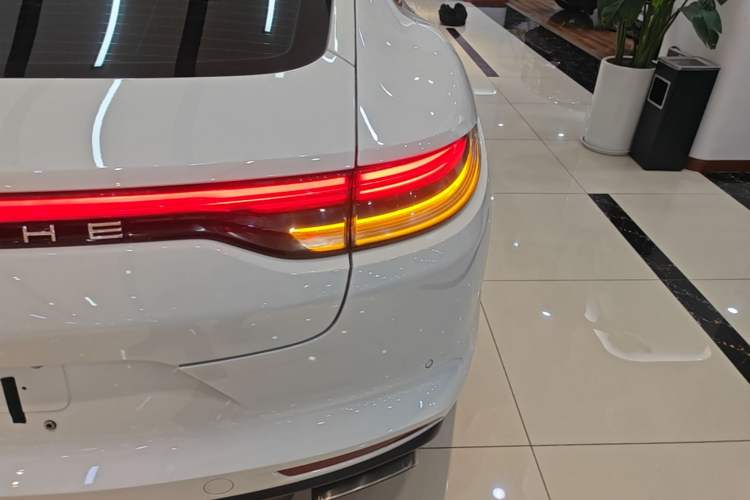 Used Porsche Panamera 2023 Panamera 2.9T Right Rear Taillight