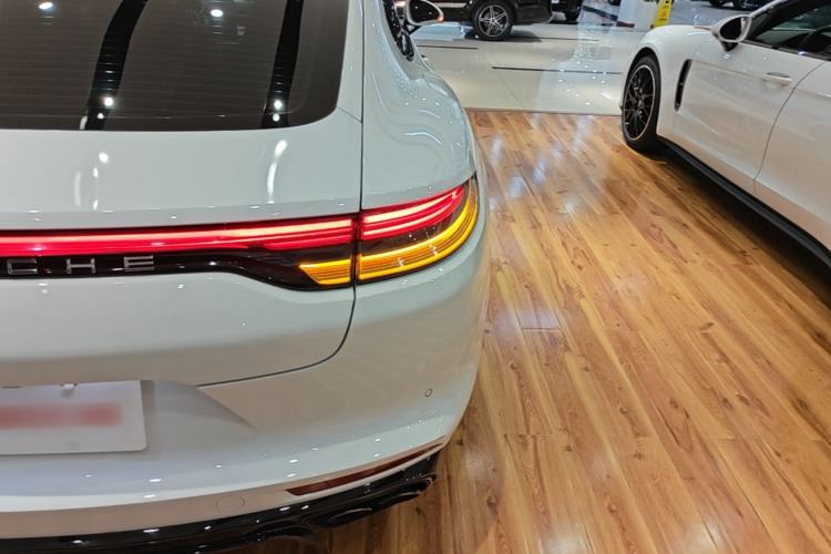Used Porsche Panamera 2023 Panamera 2.9T Right Rear Taillight