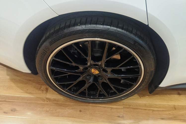Used Porsche Panamera 2023 Panamera 2.9T Right Rear Wheel Hub