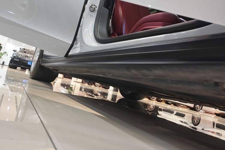Used Porsche Panamera 2023 Panamera 2.9T Right Side Sill