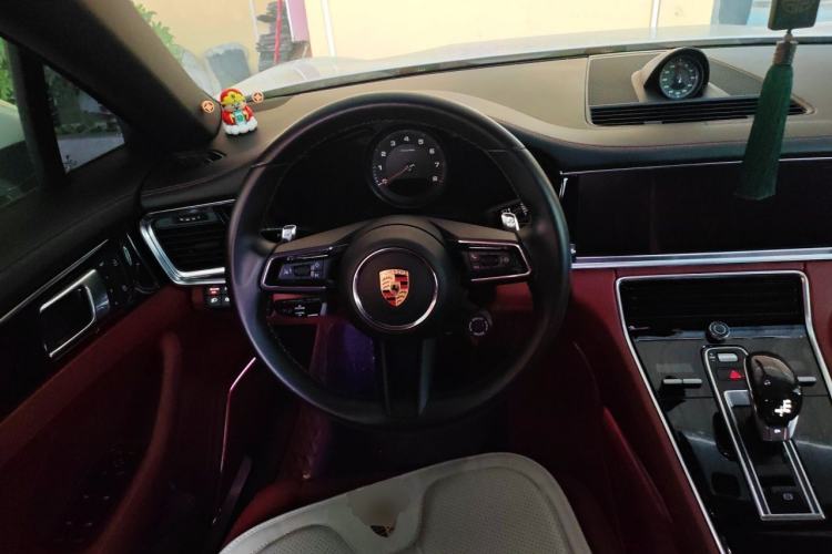 Used Porsche Panamera 2023 Panamera Executive Long Wheelbase 2.9T Steering Wheel