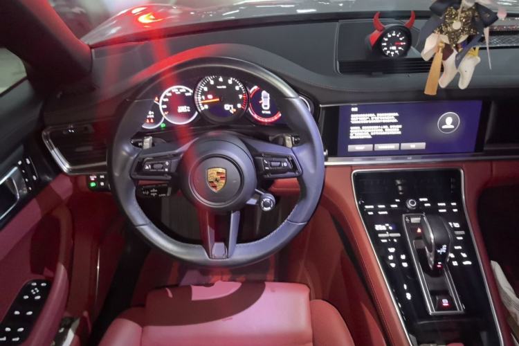 Used Porsche Panamera 2023 Facelifted Panamera 2.9T Platinum Edition Steering Wheel