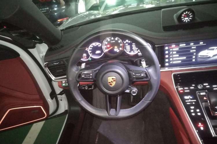 Used Porsche Panamera 2023 Facelifted Panamera 2.9T Platinum Edition Steering Wheel