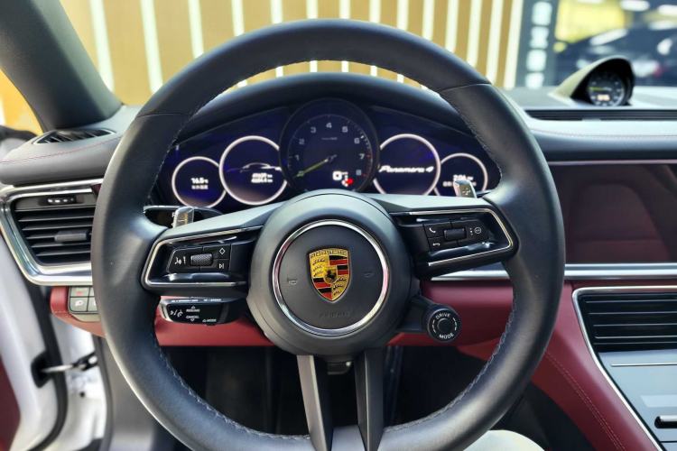 Used Porsche Panamera 2023 Panamera 4 E-Hybrid Platinum Edition 2.9T Steering Wheel