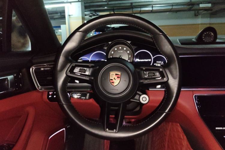 Used Porsche Panamera 2023 Facelifted Panamera 2.9T Platinum Edition Steering Wheel