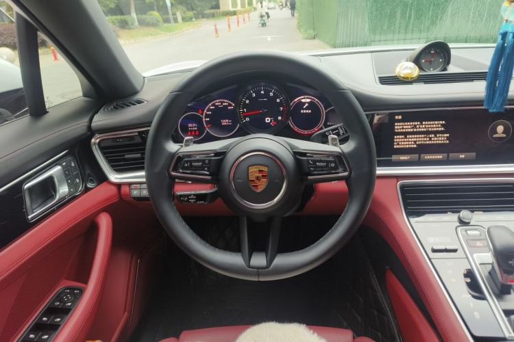 Used Porsche Panamera 2023 Facelifted Panamera 2.9T Platinum Edition Steering Wheel