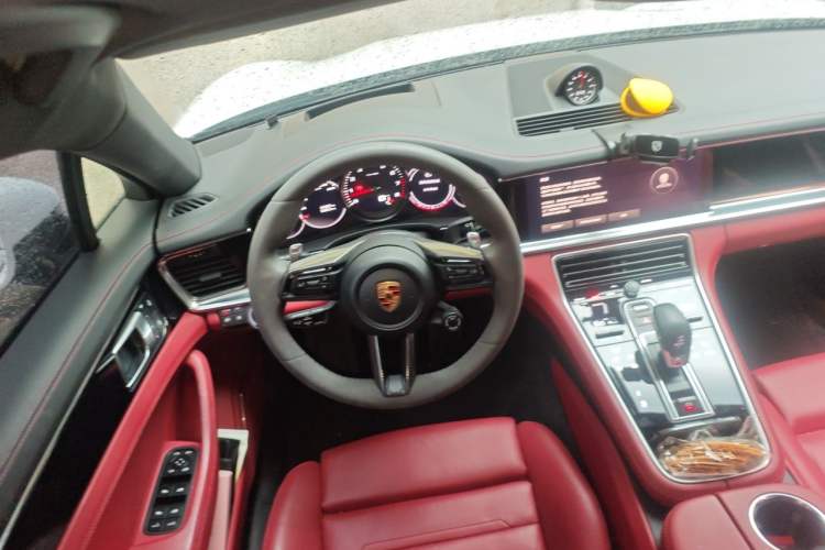 Used Porsche Panamera 2023 Facelifted Panamera 2.9T Platinum Edition Steering Wheel