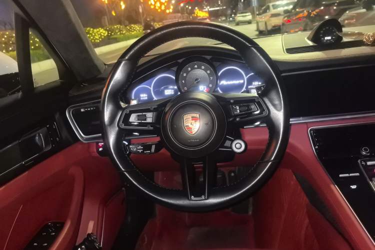 Used Porsche Panamera 2023 Panamera Executive Long Wheelbase Platinum Edition 2.9T Steering Wheel