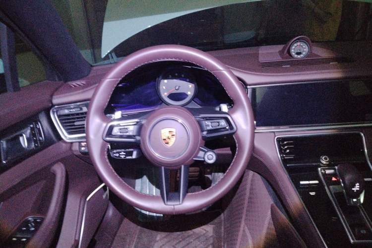 Used Porsche Panamera 2023 Facelifted Panamera 2.9T Platinum Edition Steering Wheel