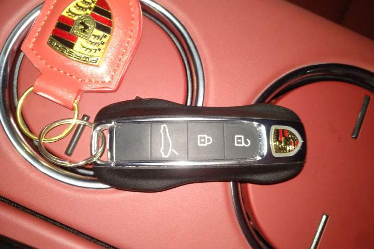 Used Porsche Panamera 2023 Facelifted Panamera 2.9T Platinum Edition Vehicle Key