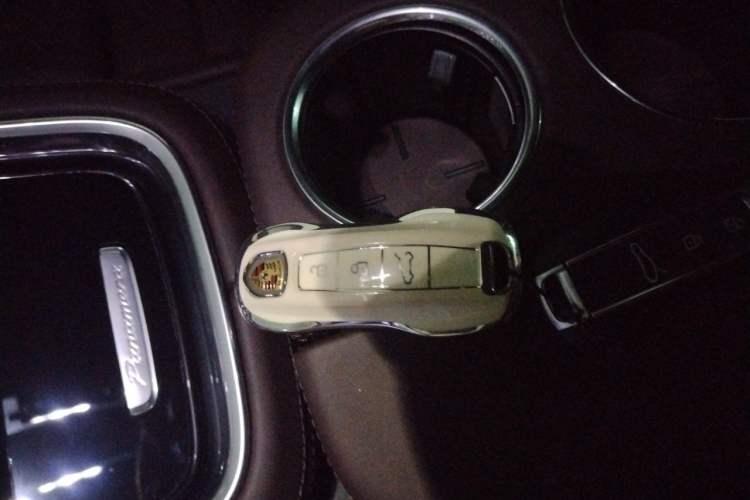 Used Porsche Panamera 2023 Facelifted Panamera 2.9T Platinum Edition Vehicle Key