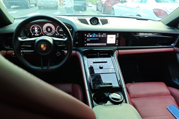 Used Porsche Panamera 2024 Panamera 4 Executive Long Wheelbase 2.9T Center Console