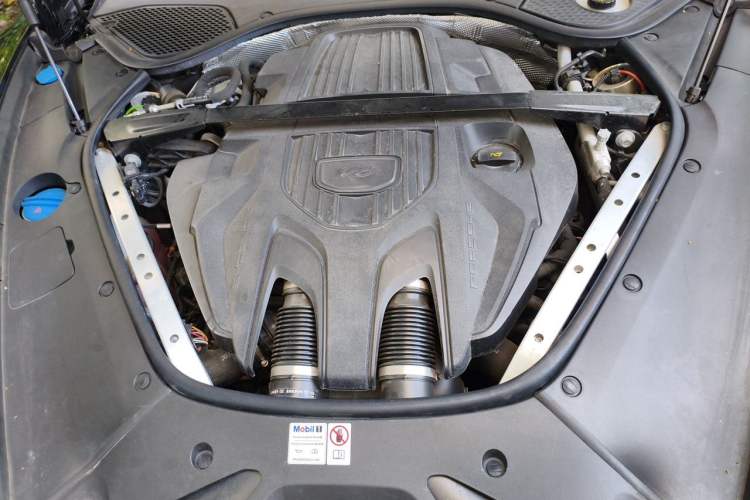 Used Porsche Panamera 2024 Panamera 2.9T Engine Bay