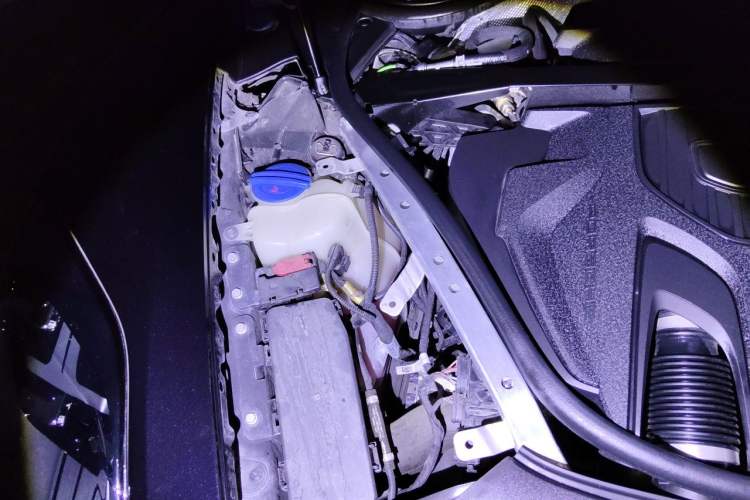 Used Porsche Panamera 2024 Panamera Executive Long Wheelbase 2.9T Engine Bay Right