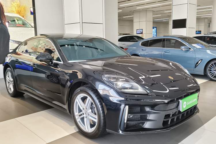 Used Porsche Panamera 2024 Panamera 2.9T Front Right 45 Deg