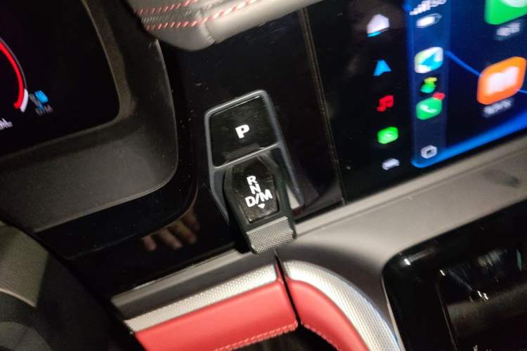 Used Porsche Panamera 2024 Panamera Executive Long Wheelbase 2.9T Gear Lever